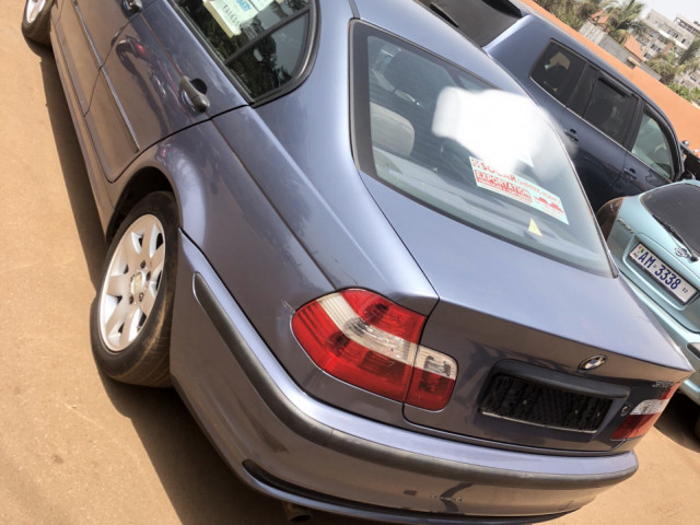 BMW Série 3, Voitures, Conakry