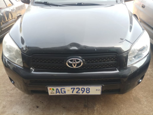 Toyota RAV4, Voitures, Conakry