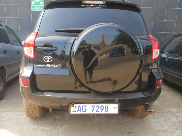 Toyota RAV4, Voitures, Conakry