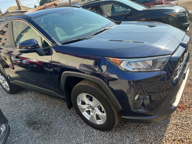 Toyota RAV4, Voitures, Conakry