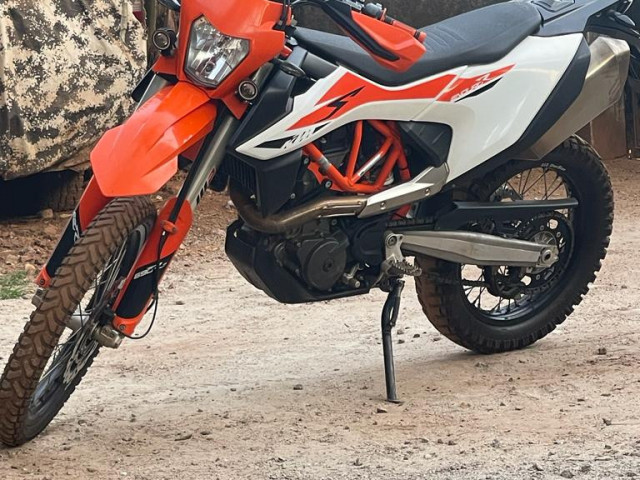 KTM 690 Enduro R, Motos - Scooters, Conakry