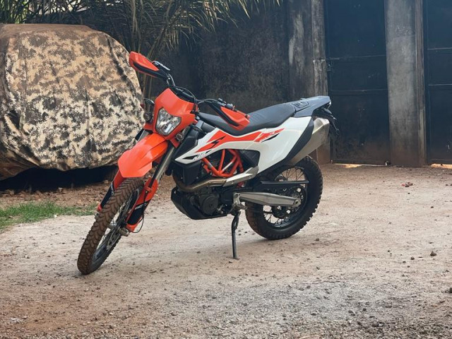 KTM 690 Enduro R, Motos - Scooters, Conakry