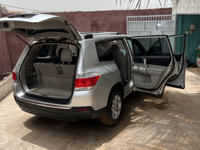 Toyota Highlander, Voitures, Conakry