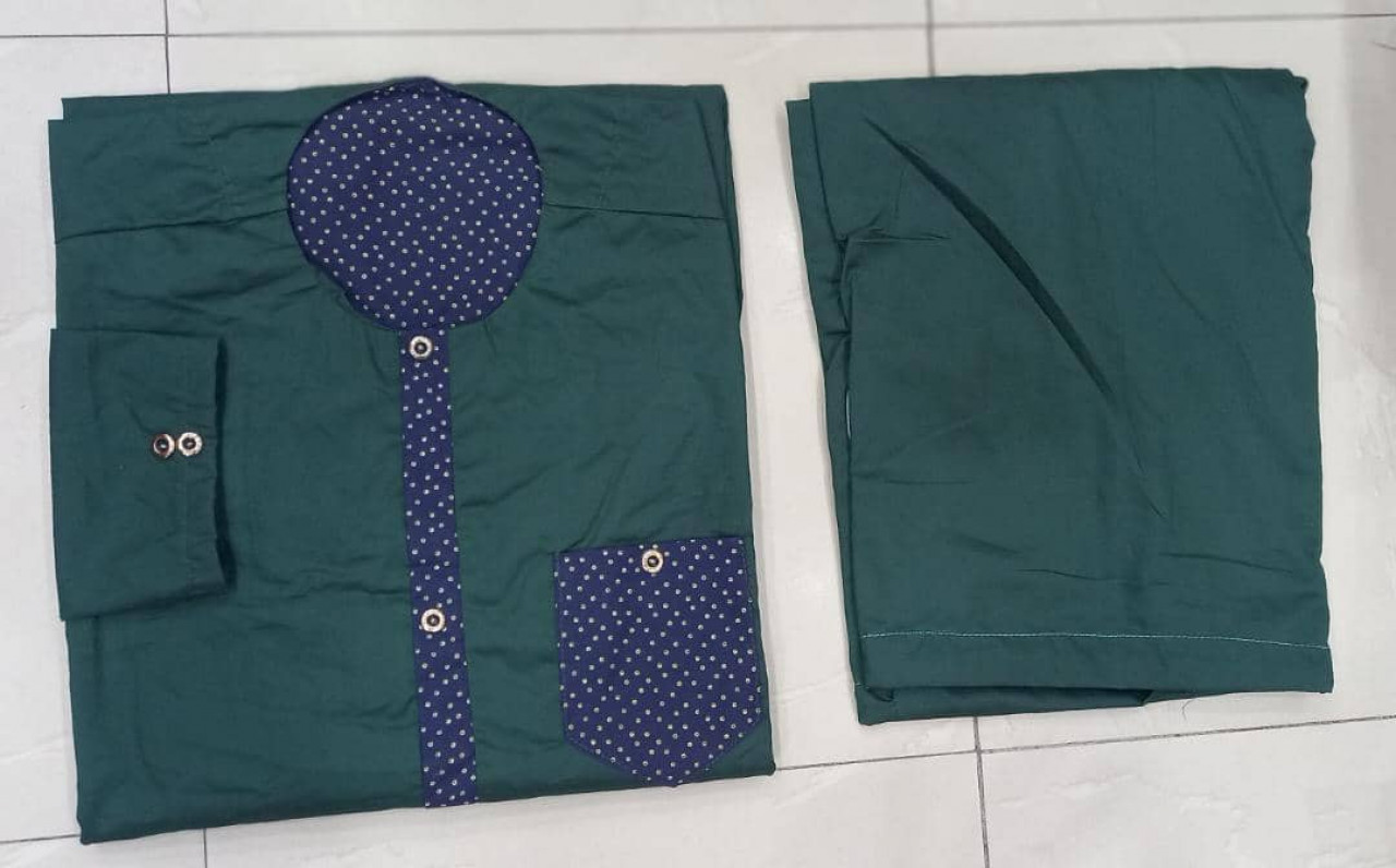 Différentes Tuniques, Vêtements, Conakry