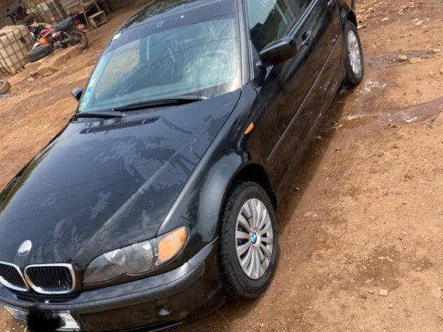 BMW Série 3, Voitures, Conakry