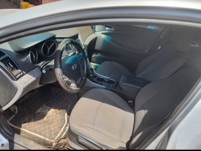 Hyundai Elantra, Voitures, Conakry