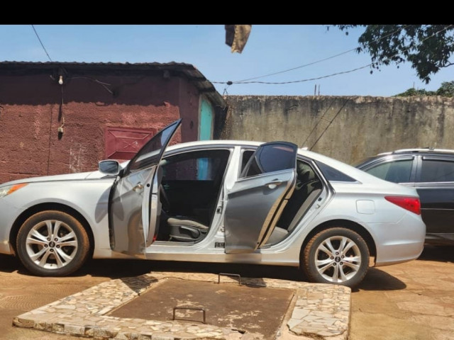 Hyundai Elantra, Voitures, Conakry
