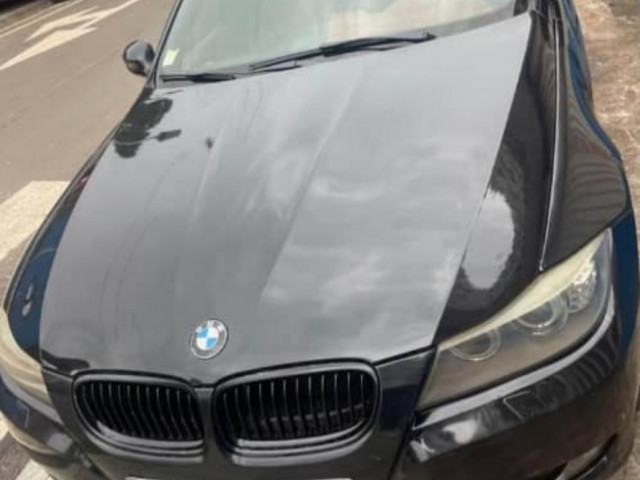BMW Série 3, Voitures, Conakry