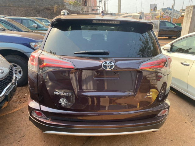 Toyota RAV4, Voitures, Conakry