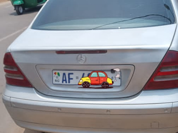 Mercedes-Benz C-Class, Voitures, Conakry