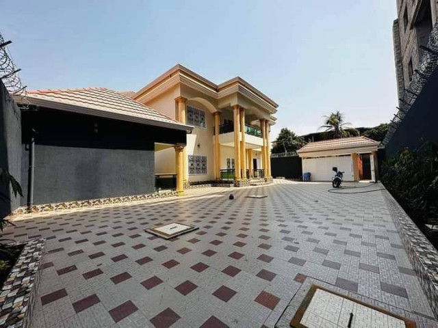 Bâtiment à Kaporo, Maisons, Conakry