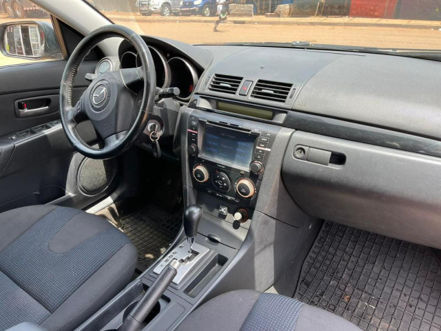 Mazda 3, Voitures, Conakry