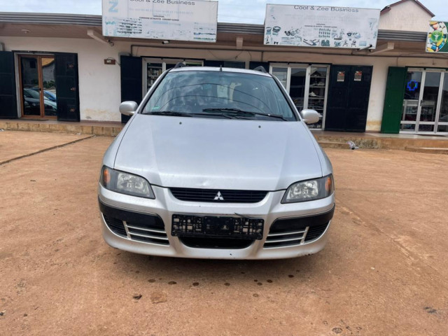 Mitsubishi Space Star, Voitures, Conakry