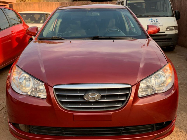 Hyundai Elantra, Voitures, Conakry