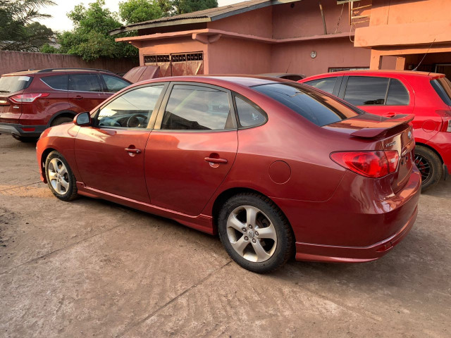 Hyundai Elantra, Voitures, Conakry