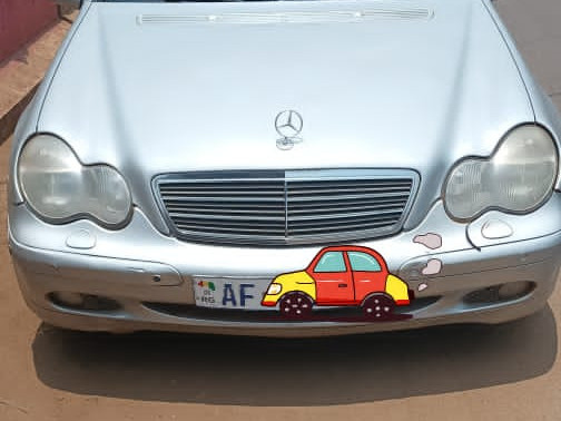 Mercedes-Benz Classe C, Voitures, Conakry