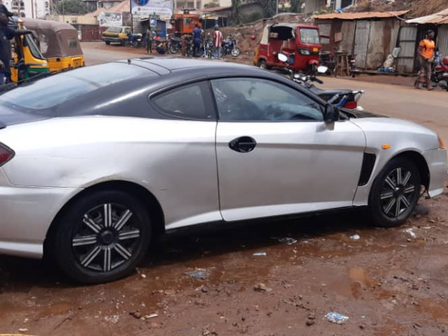Toyota Célica, Voitures, Conakry
