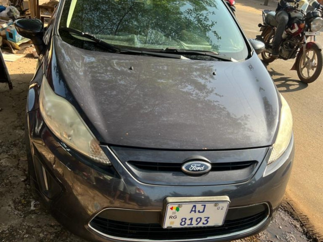 Ford Fiesta, Voitures, Conakry