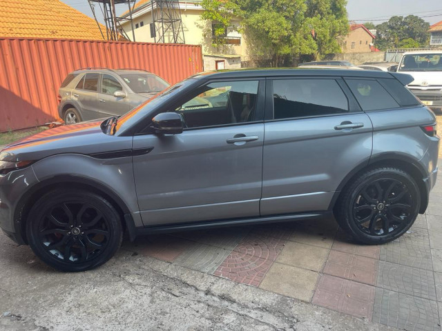 Land Rover Range Rover Evoque, Voitures, Conakry