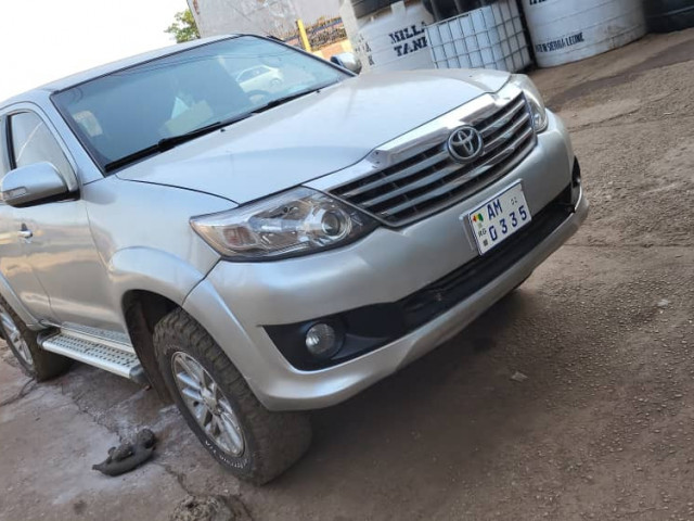 Toyota Fortuner, Voitures, Conakry