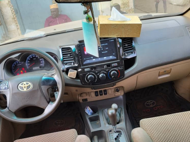 Toyota Fortuner, Voitures, Conakry