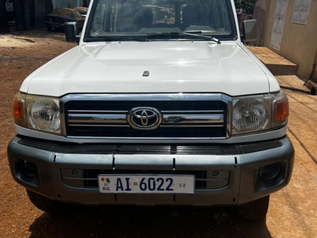 Toyota Land Cruiser, Voitures, Conakry