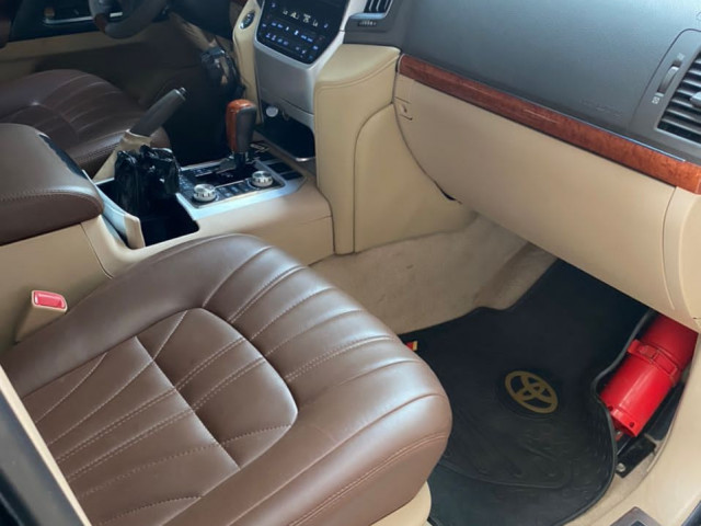 Toyota Landcruser, Voitures, Conakry