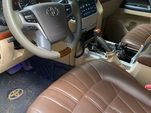 Toyota Landcruser, Voitures, Conakry