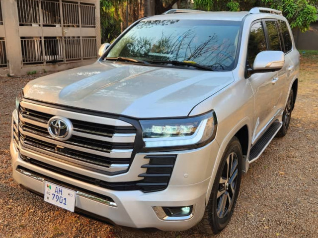 Toyota Land Cruiser, Voitures, Conakry