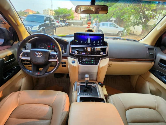 Toyota Land Cruiser, Voitures, Conakry