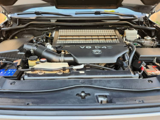 Toyota Land Cruiser, Voitures, Conakry