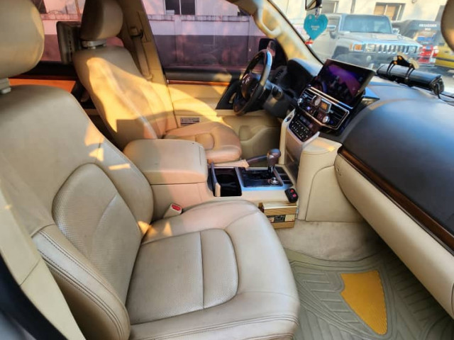Toyota Land Cruiser, Voitures, Conakry