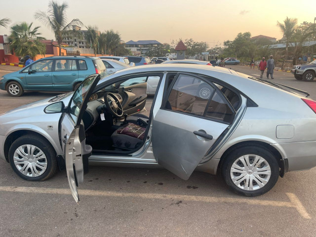 Nissan Primera, Voitures, Conakry