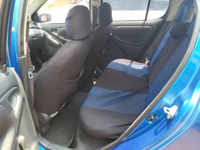 Toyota Yaris, Voitures, Conakry