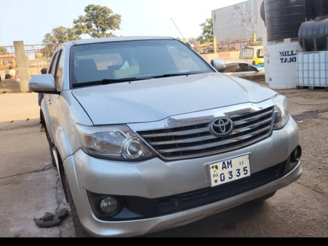 Toyota Fortuner, Voitures, Conakry