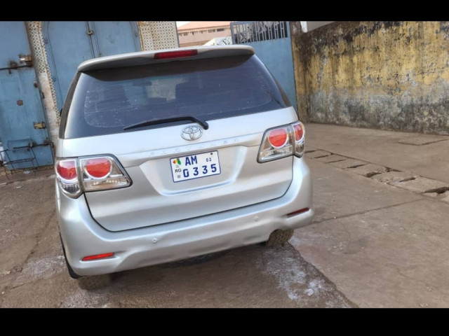 Toyota Fortuner, Voitures, Conakry