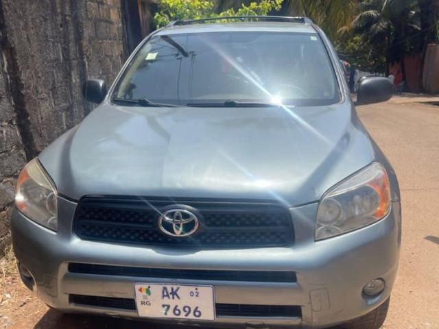 Toyota RAV4, Voitures, Conakry