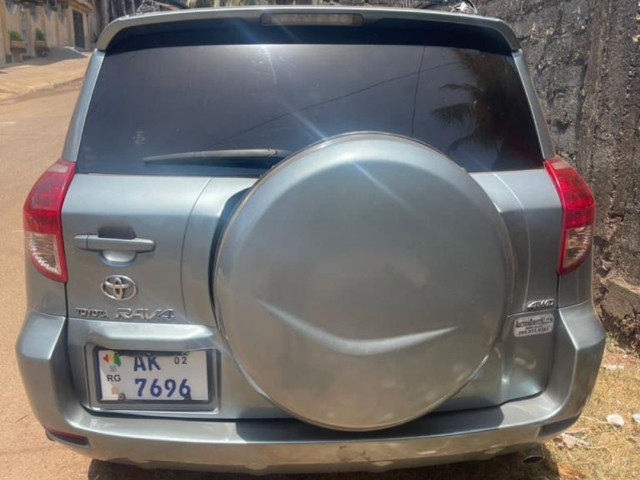 Toyota RAV4, Voitures, Conakry