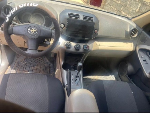 Toyota RAV4, Voitures, Conakry