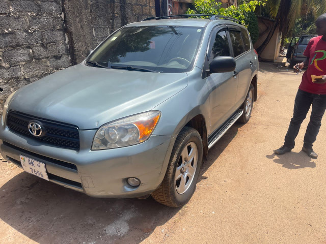 Toyota RAV4, Voitures, Conakry