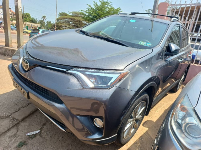 Toyota RAV4, Voitures, Conakry