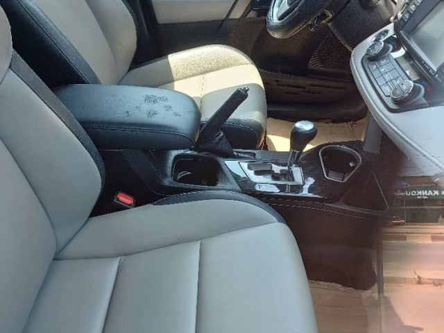 Toyota RAV4, Voitures, Conakry