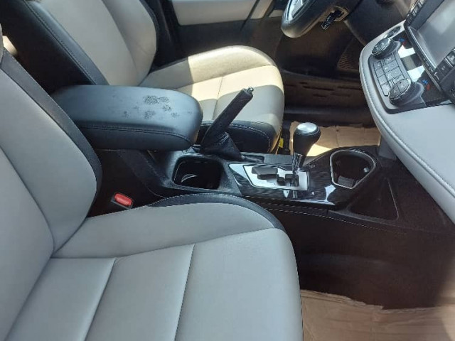 Toyota RAV4, Voitures, Conakry