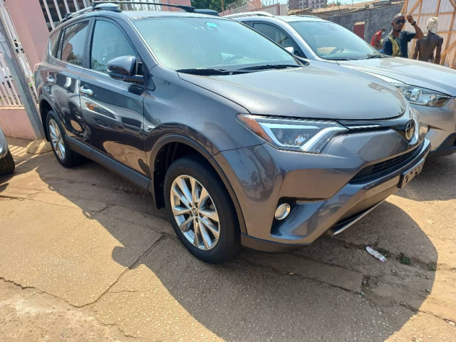 Toyota RAV4, Voitures, Conakry