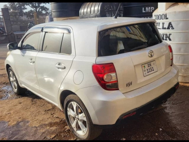 Toyota ist, Voitures, Conakry