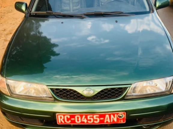 Nissan Almera, Voitures, Conakry
