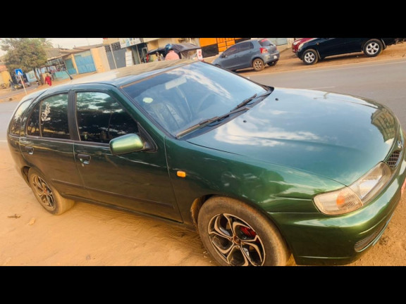 Nissan Almera, Voitures, Conakry