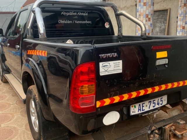 Toyota Hilux, Voitures, Conakry
