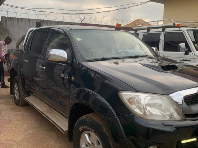 Toyota Hilux, Voitures, Conakry