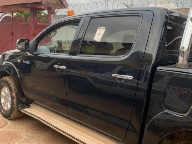 Toyota Hilux, Voitures, Conakry